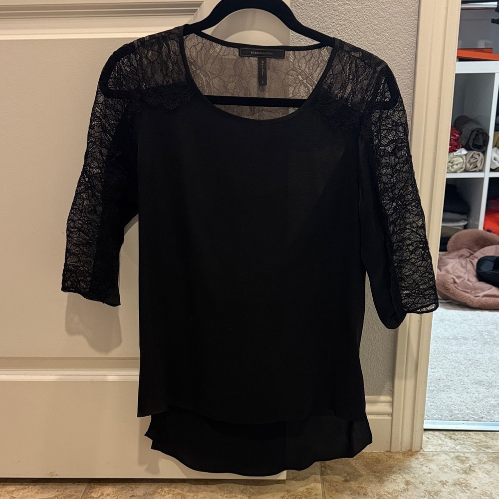 Elegant Black Lace Sleeve Women's Top